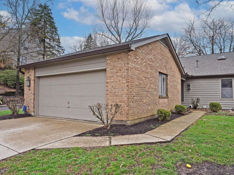 39 Rolling Hills Court, Wyoming, OH 45215 Photo 1