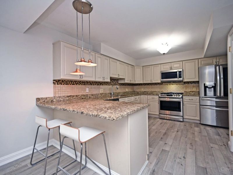 39 Rolling Hills Court, Wyoming, OH 45215 Photo 10