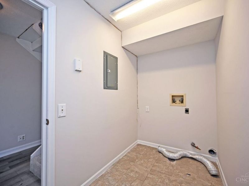 39 Rolling Hills Court, Wyoming, OH 45215 Photo 17