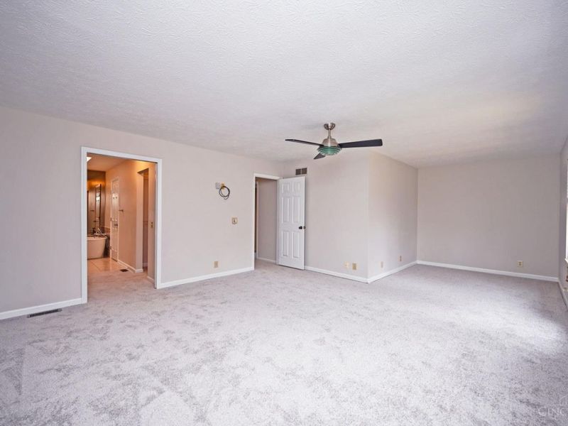 39 Rolling Hills Court, Wyoming, OH 45215 Photo 24