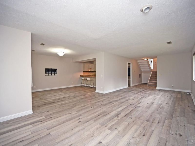 39 Rolling Hills Court, Wyoming, OH 45215 Photo 7