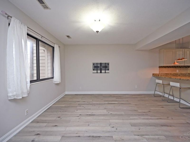 39 Rolling Hills Court, Wyoming, OH 45215 Photo 8