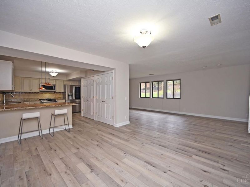 39 Rolling Hills Court, Wyoming, OH 45215 Photo 9