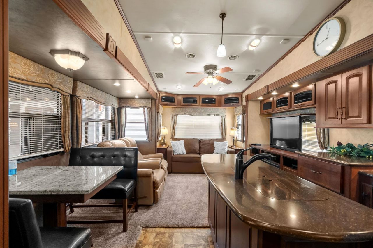 6001-5515 S Kings Hwy. Photo 16