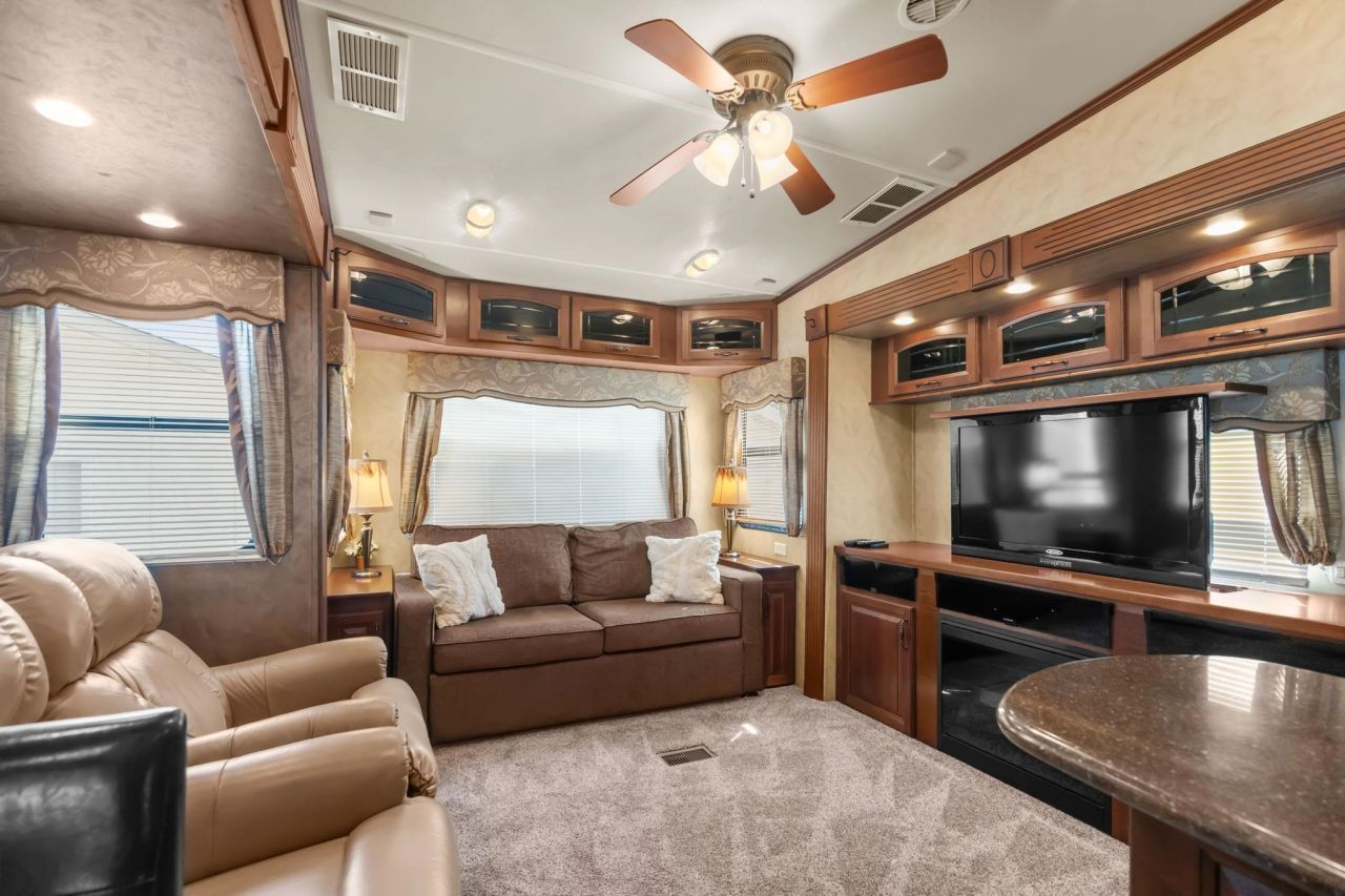 6001-5515 S Kings Hwy. Photo 17