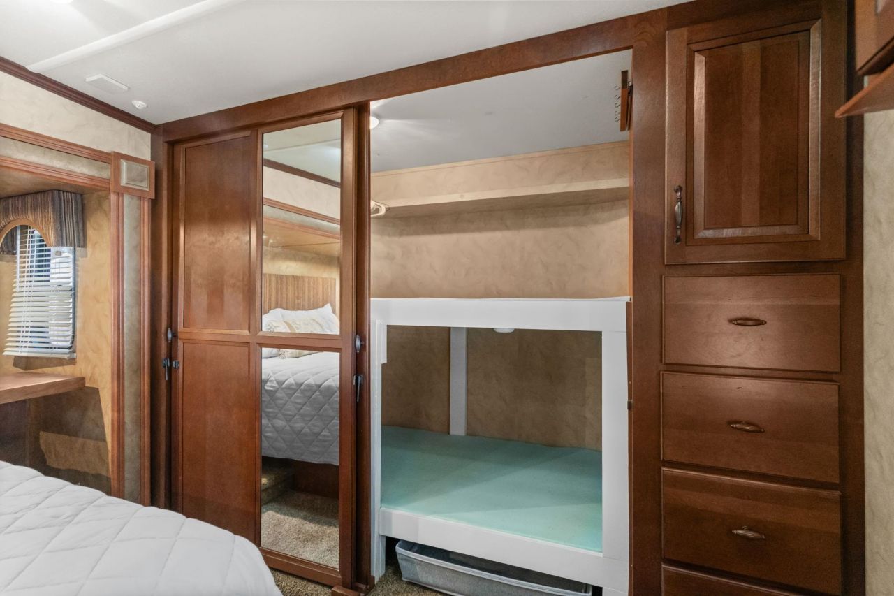 6001-5515 S Kings Hwy. Photo 26