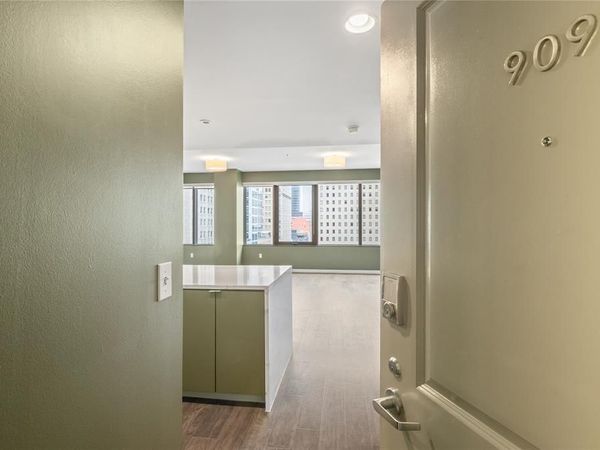 1200 Main Street, Unit 909, Dallas, TX 75202