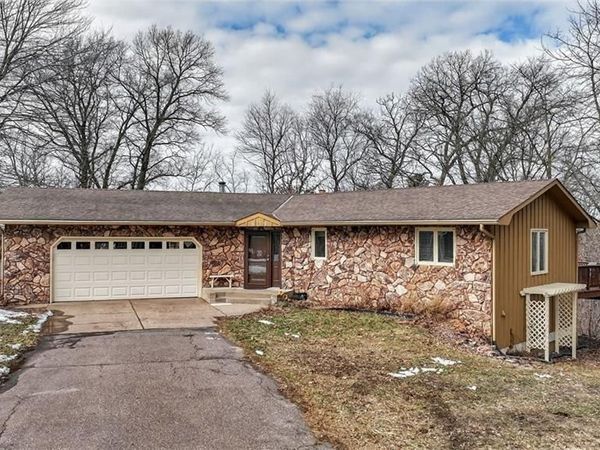 609 Manor Court, Altoona, WI 54720