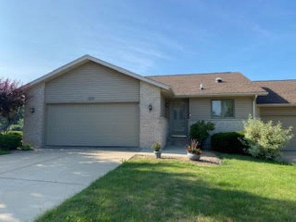 1911 Mustang Court, FREEPORT, IL 61032