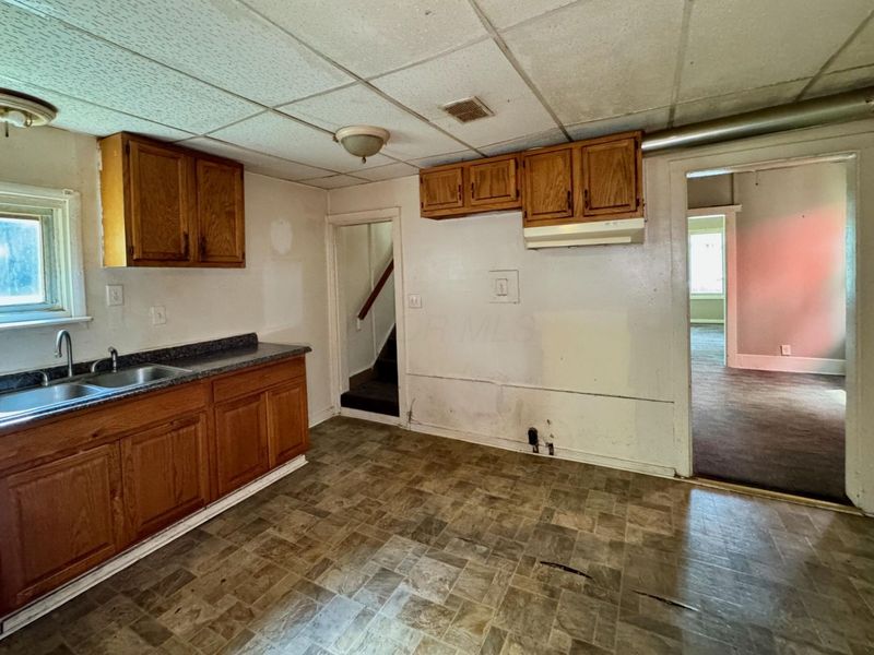 211 E Central Avenue, Delaware, OH 43015 Photo 3