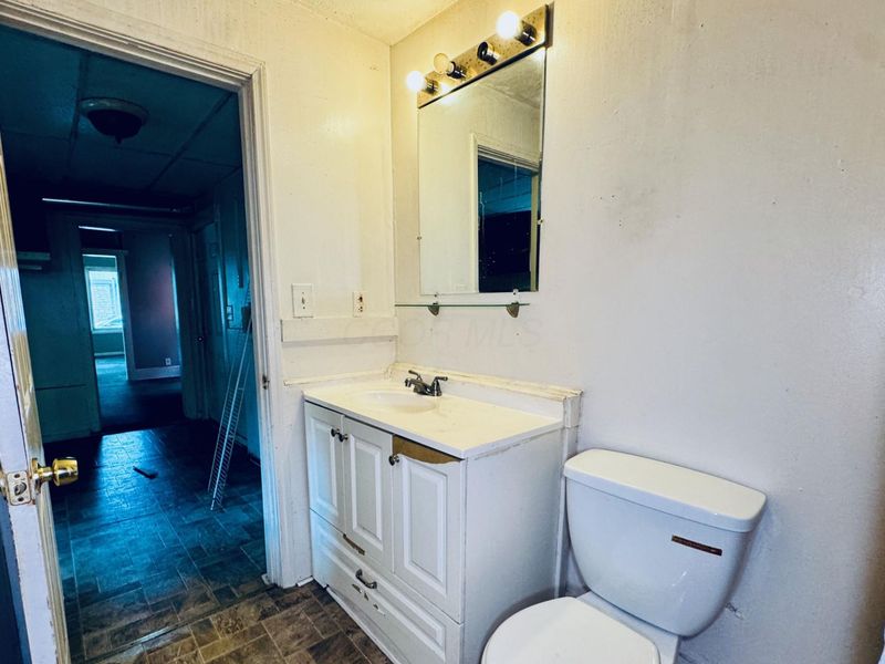 211 E Central Avenue, Delaware, OH 43015 Photo 6