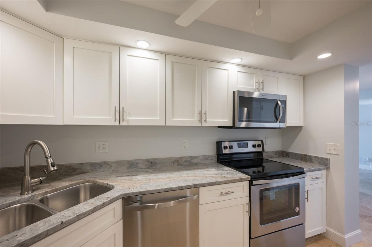 101 S Gulfstream Avenue, Unit 7D, Sarasota, FL 34236 Photo