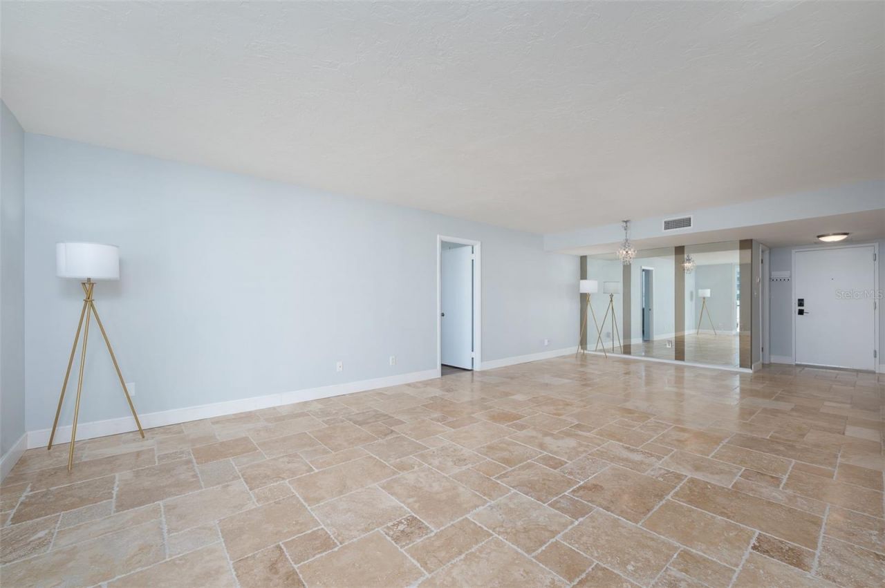 101 S Gulfstream Avenue, Unit 7D, Sarasota, FL 34236 Photo