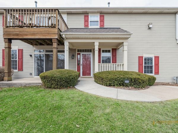 7344 Grandview Court , Unit 7344, Carpentersville, IL 60110