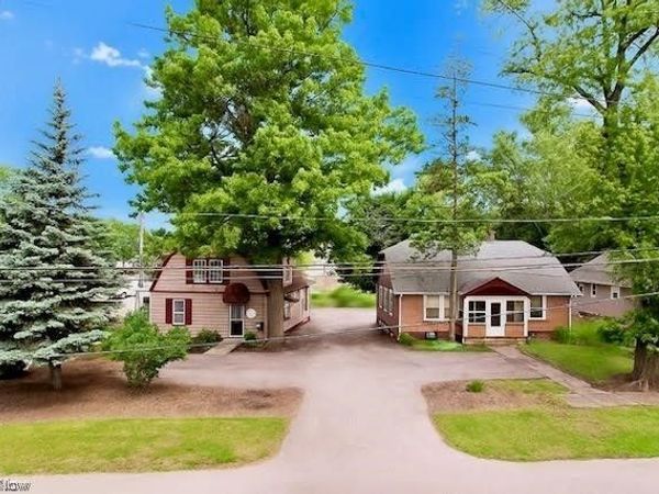 7285 Center Street , Mentor, OH 44060