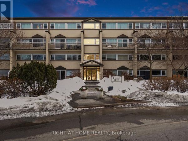 12 CORKSTOWN Road, Unit 121, Ottawa, ON K2H5B3