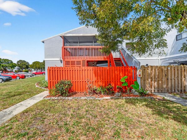 18 Crossings Circle, Unit F, Boynton Beach, FL 33435