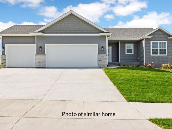 7515 Country Brook Drive NW, Cedar Rapids, IA 52405