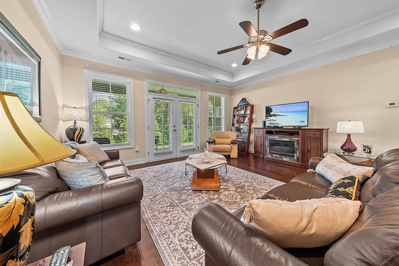 668 Barona Dr. Photo 10