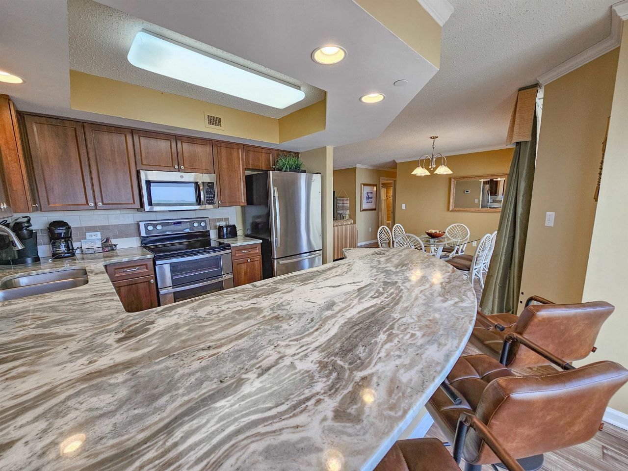 8560 Queensway Blvd.  Photo 16