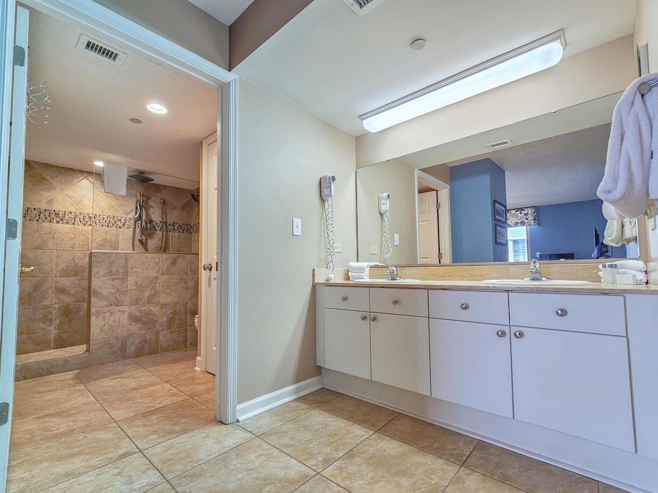 8560 Queensway Blvd.  Photo 24