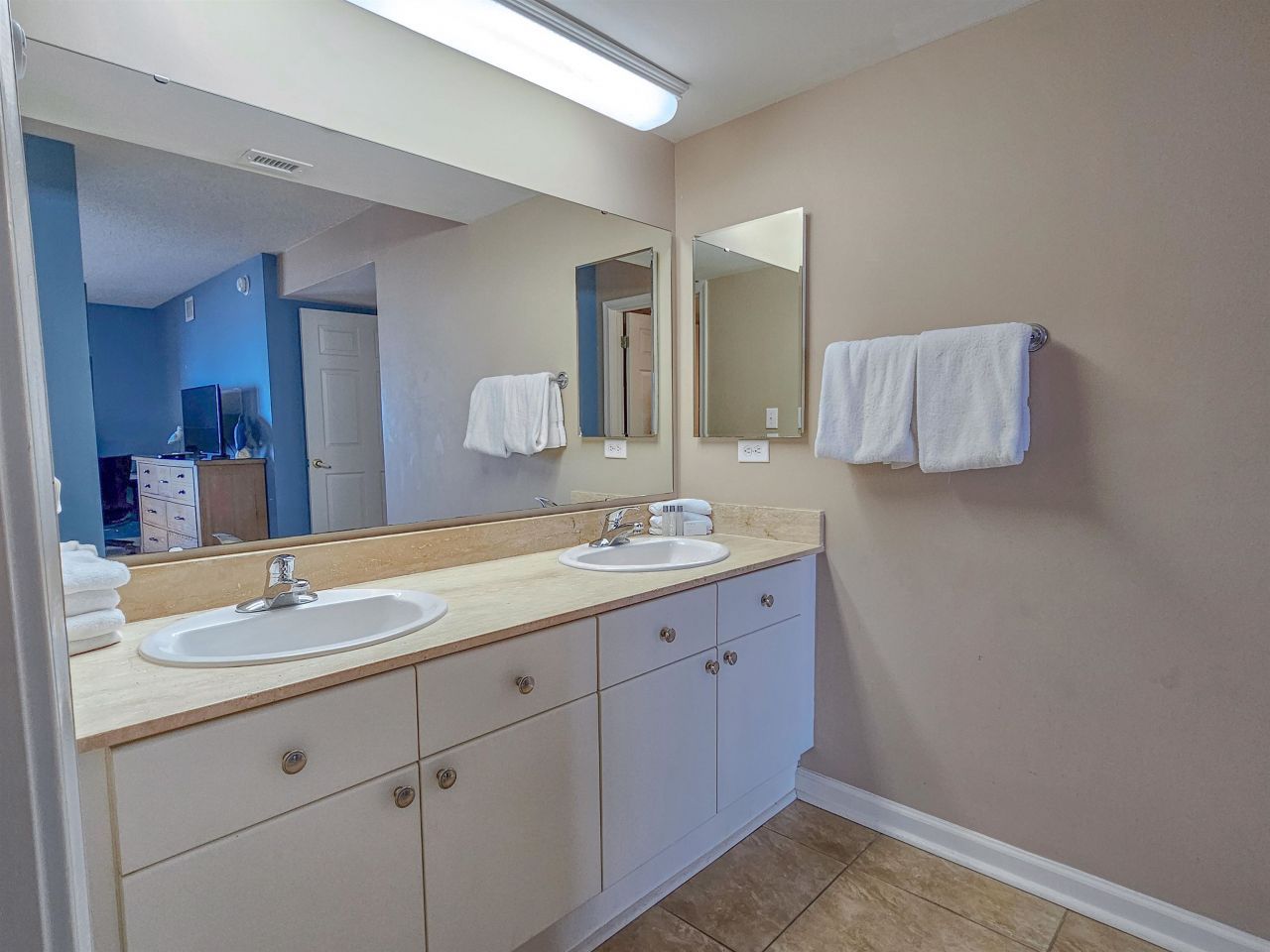 8560 Queensway Blvd.  Photo 25