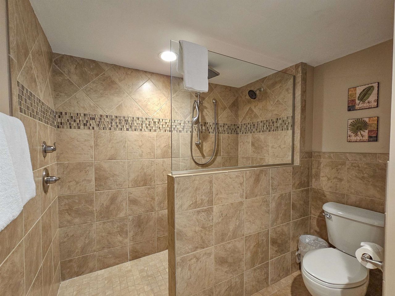 8560 Queensway Blvd.  Photo 26