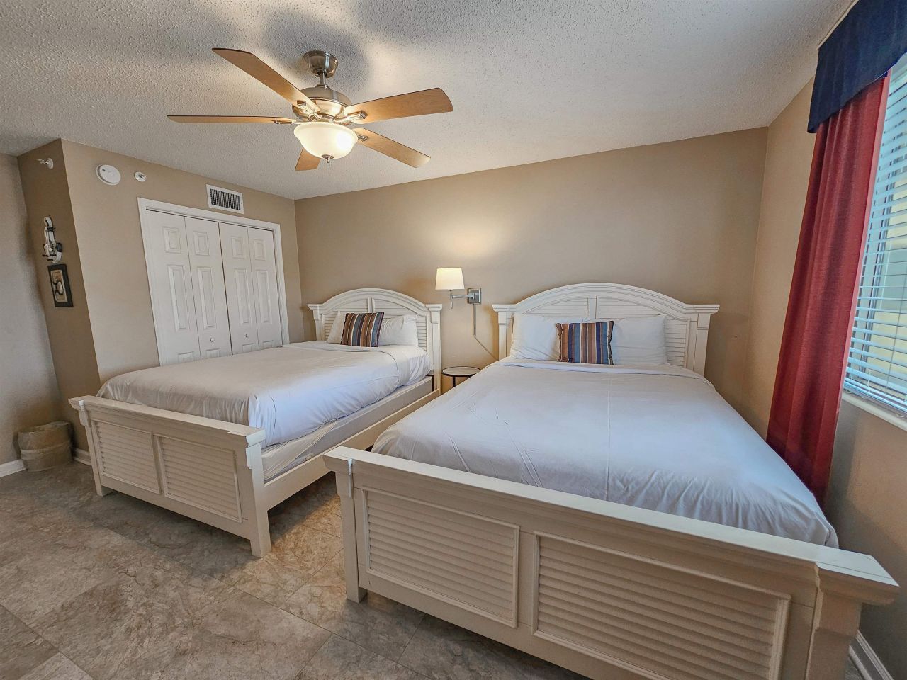 8560 Queensway Blvd.  Photo 30