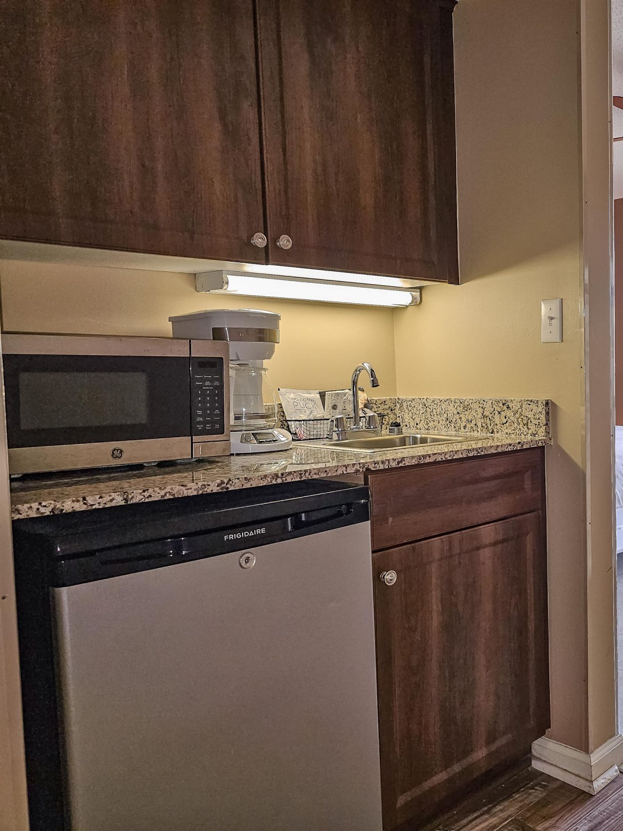 8560 Queensway Blvd.  Photo 40