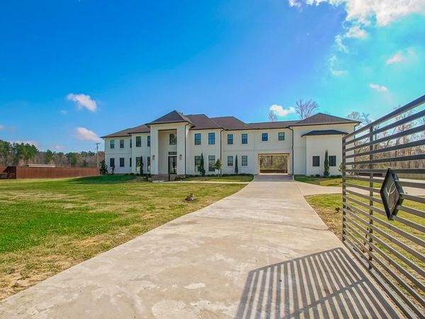 31350 WALKER Road , Walker, LA 70785