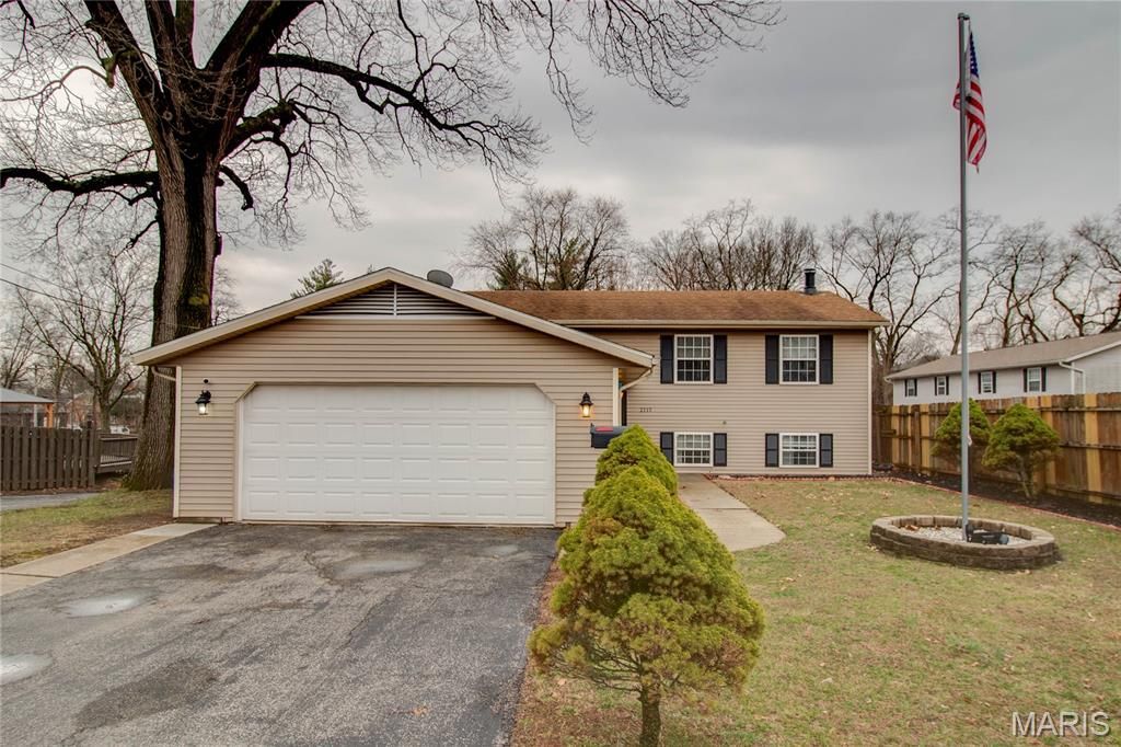 2717 Judson Avenue, Alton, IL 62002 Main Photo