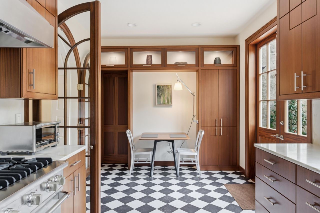 73 Church Street Photo 13