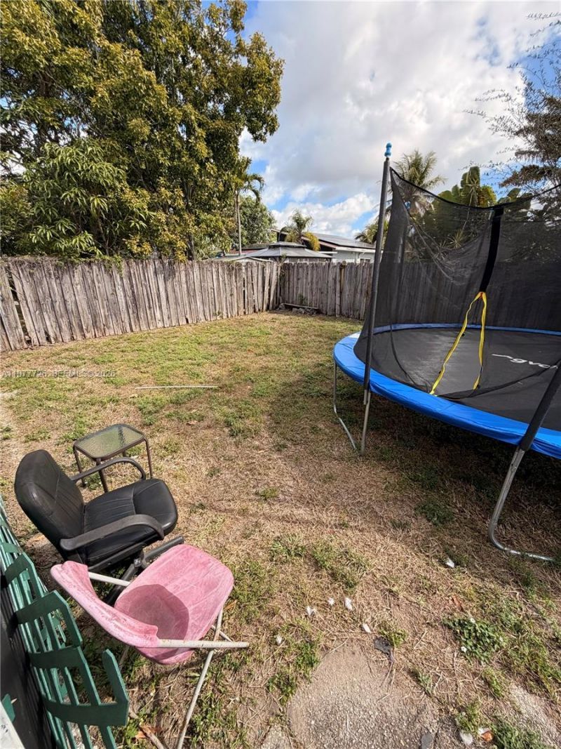 304 SW 77th Ave , North Lauderdale, FL 33068 Photo