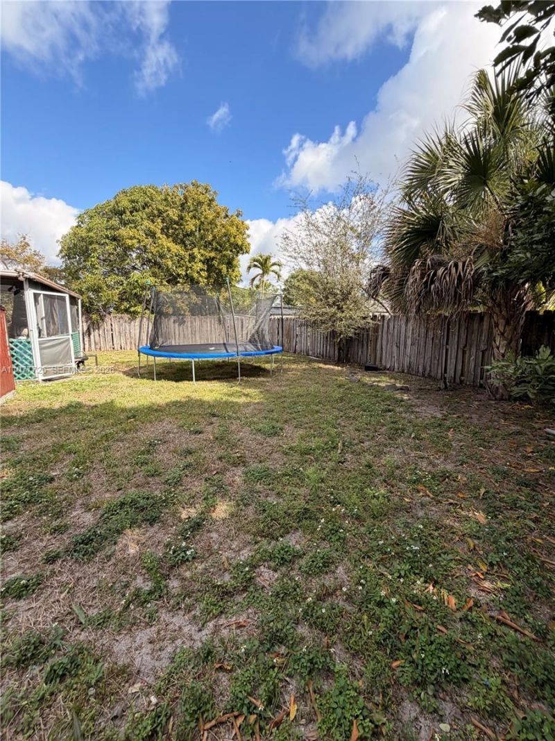 304 SW 77th Ave , North Lauderdale, FL 33068 Photo