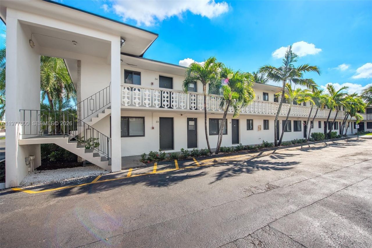 1330 W 29th St , Unit 28, Hialeah, FL 33012 Photo