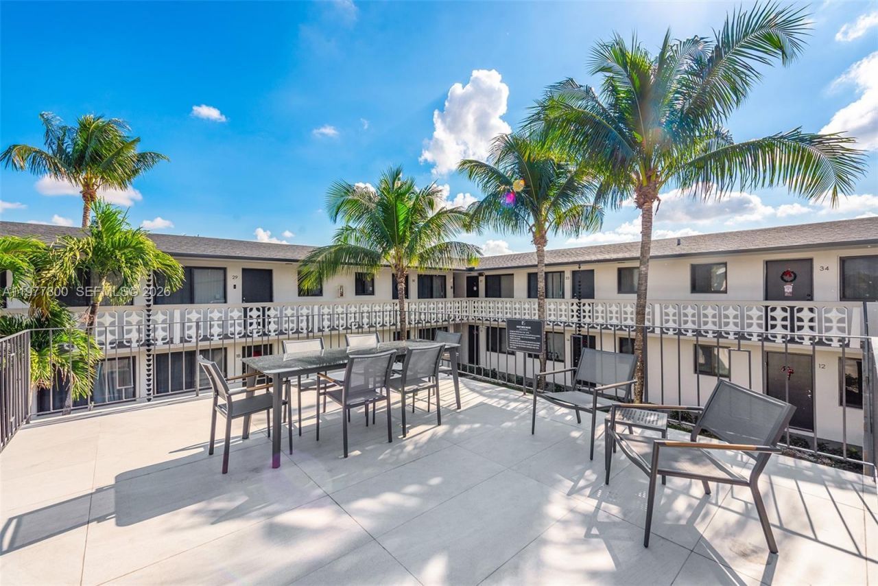 1330 W 29th St , Unit 28, Hialeah, FL 33012 Photo