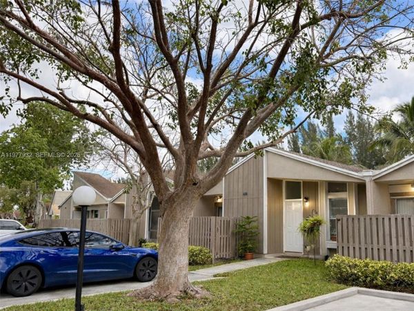 614 Woodgate Cir, Unit C, Sunrise, FL 33326