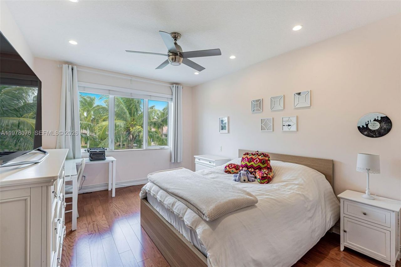 10221 Blue Palm St , Plantation, FL 33324 Photo