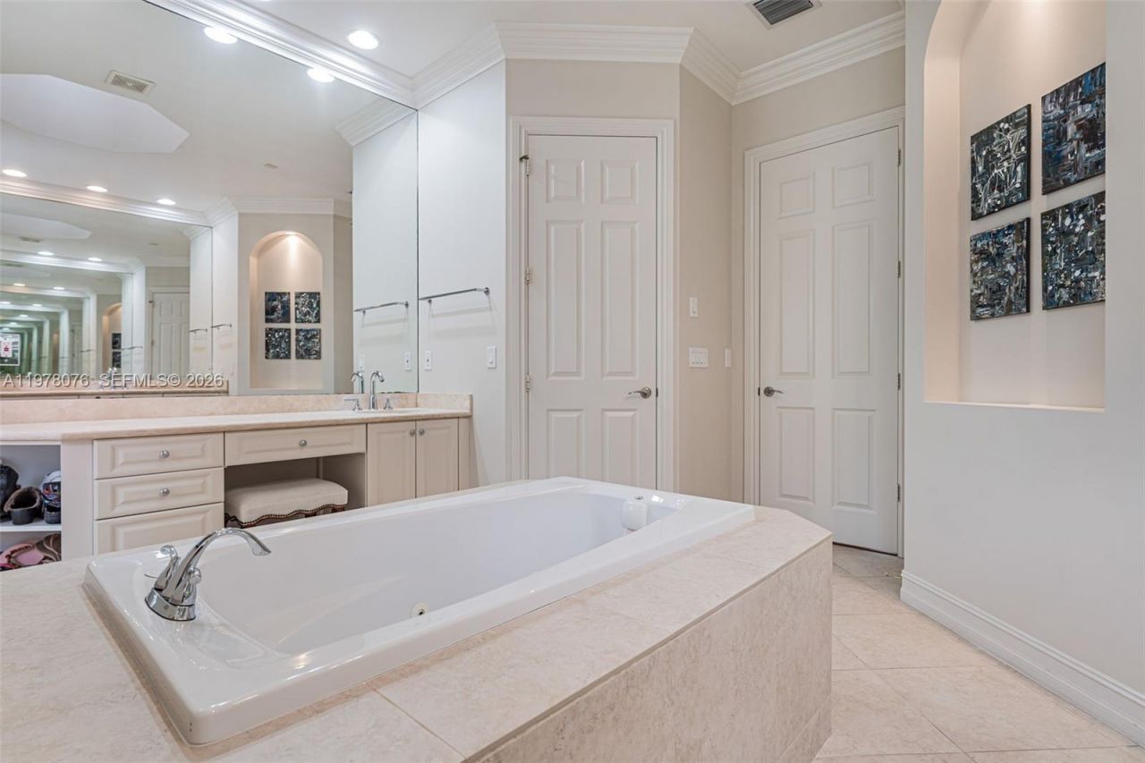 10221 Blue Palm St , Plantation, FL 33324 Photo