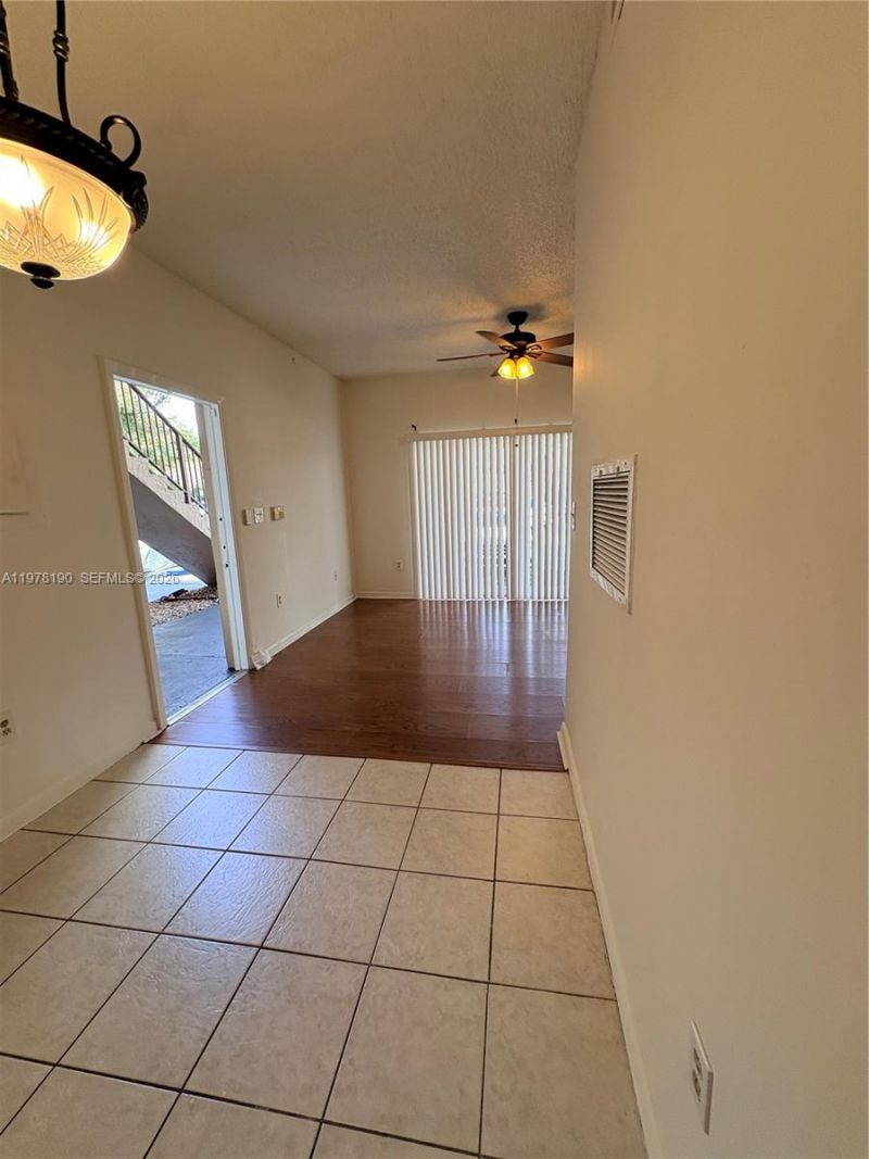 1701 NW 96th Ter , Unit 1E, Pembroke Pines, FL 33024 Photo