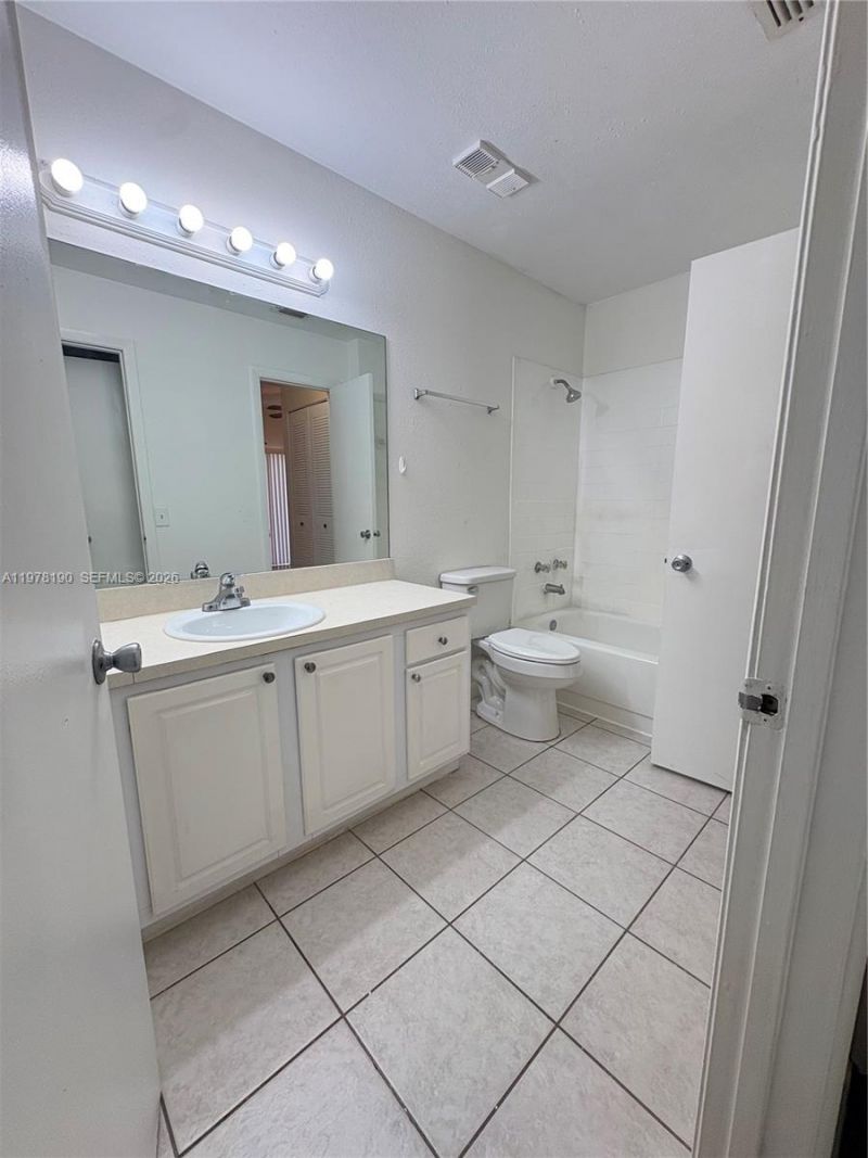 1701 NW 96th Ter , Unit 1E, Pembroke Pines, FL 33024 Photo