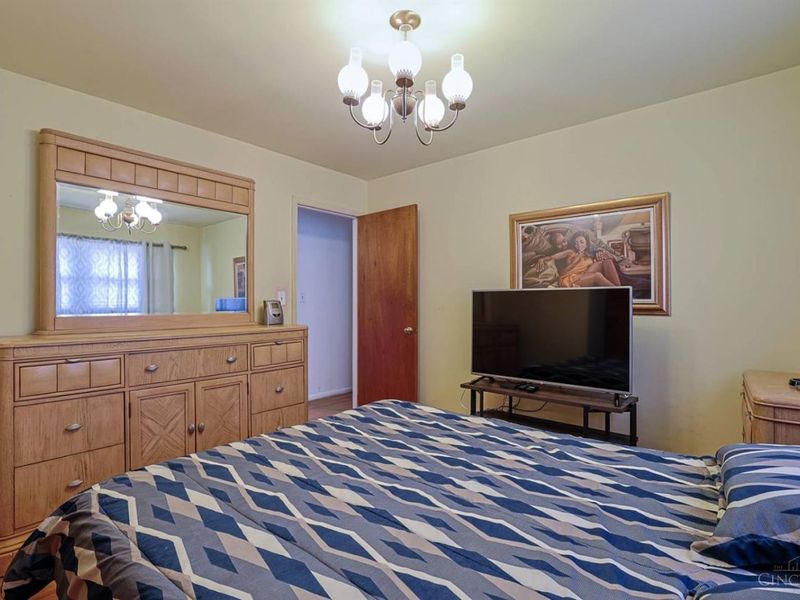 6045 Tahiti Drive, Cincinnati, OH 45224 Photo 20