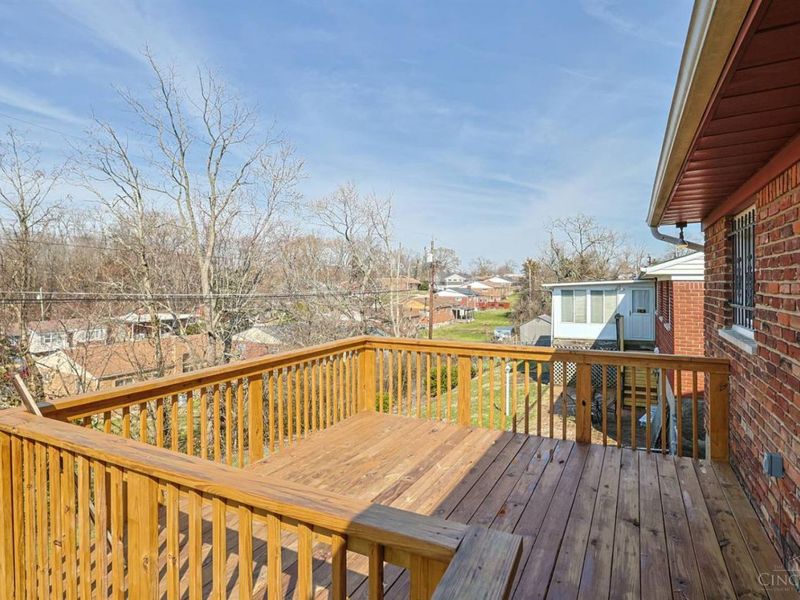 6045 Tahiti Drive, Cincinnati, OH 45224 Photo 32