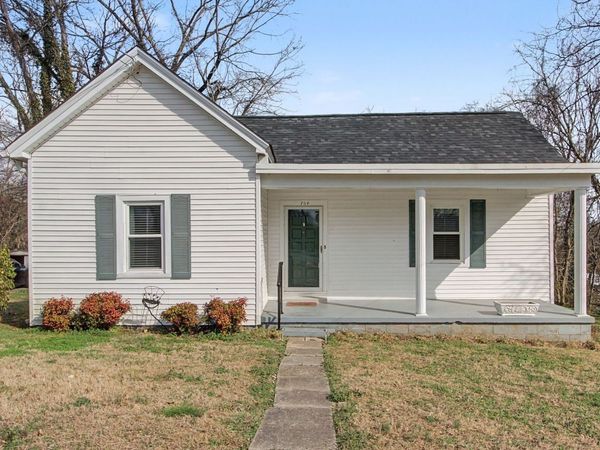 704 Fleming St , Columbia, TN 38401