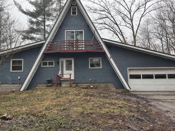 N4221 OAKLAND DRIVE, Waupaca, WI 54981