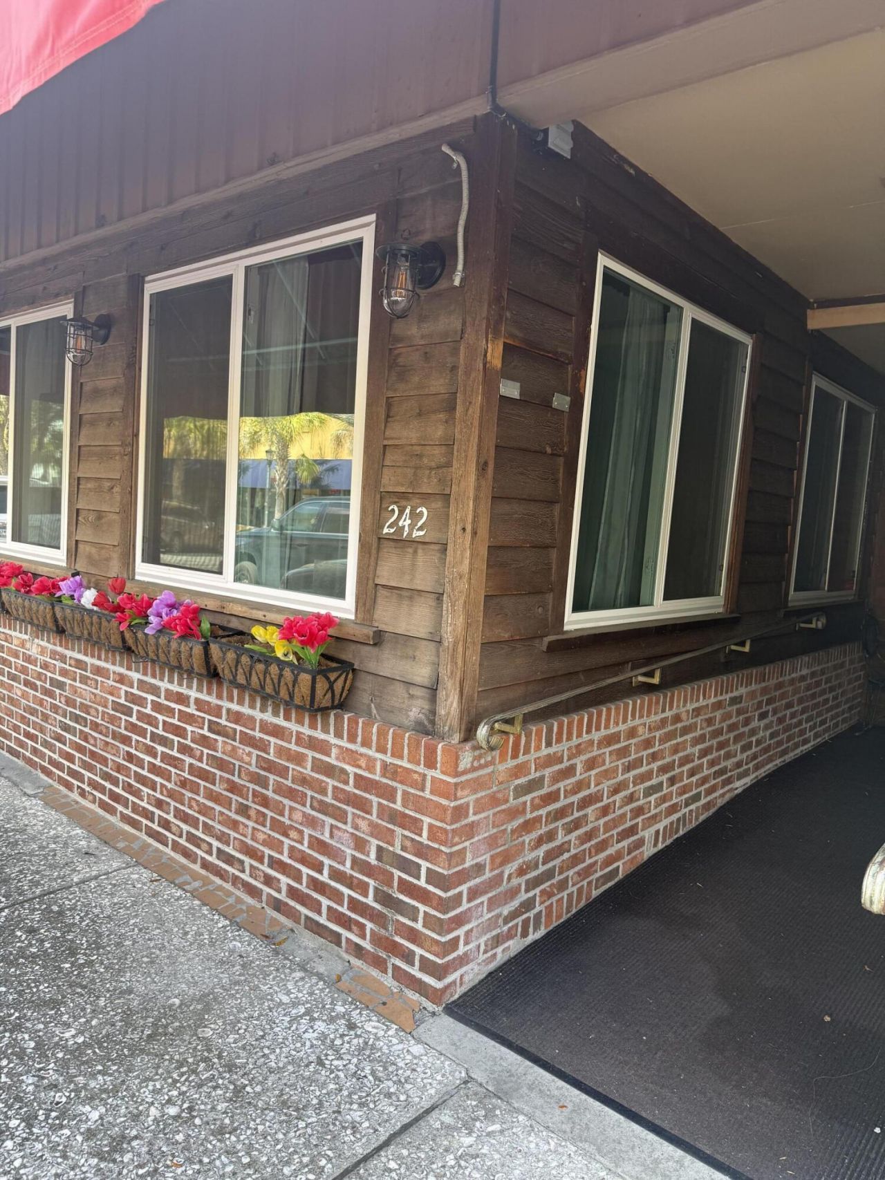 242 E Washington Street Photo 1