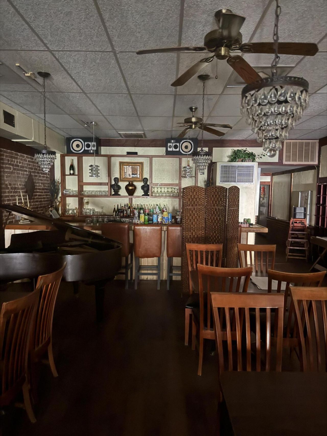 242 E Washington Street Photo 4