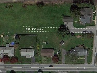 10 W BRIDGE STREET, PARKESBURG, PA 19365