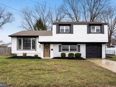 301 CARDINAL ROAD, BEVERLY, NJ 08010