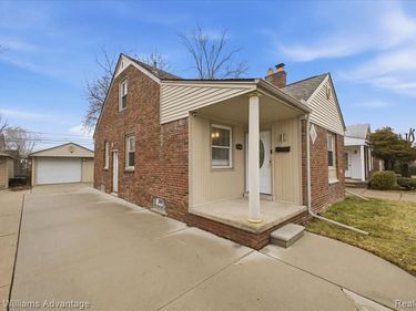 2145 Vernier Road, Grosse Pointe, MI 48236